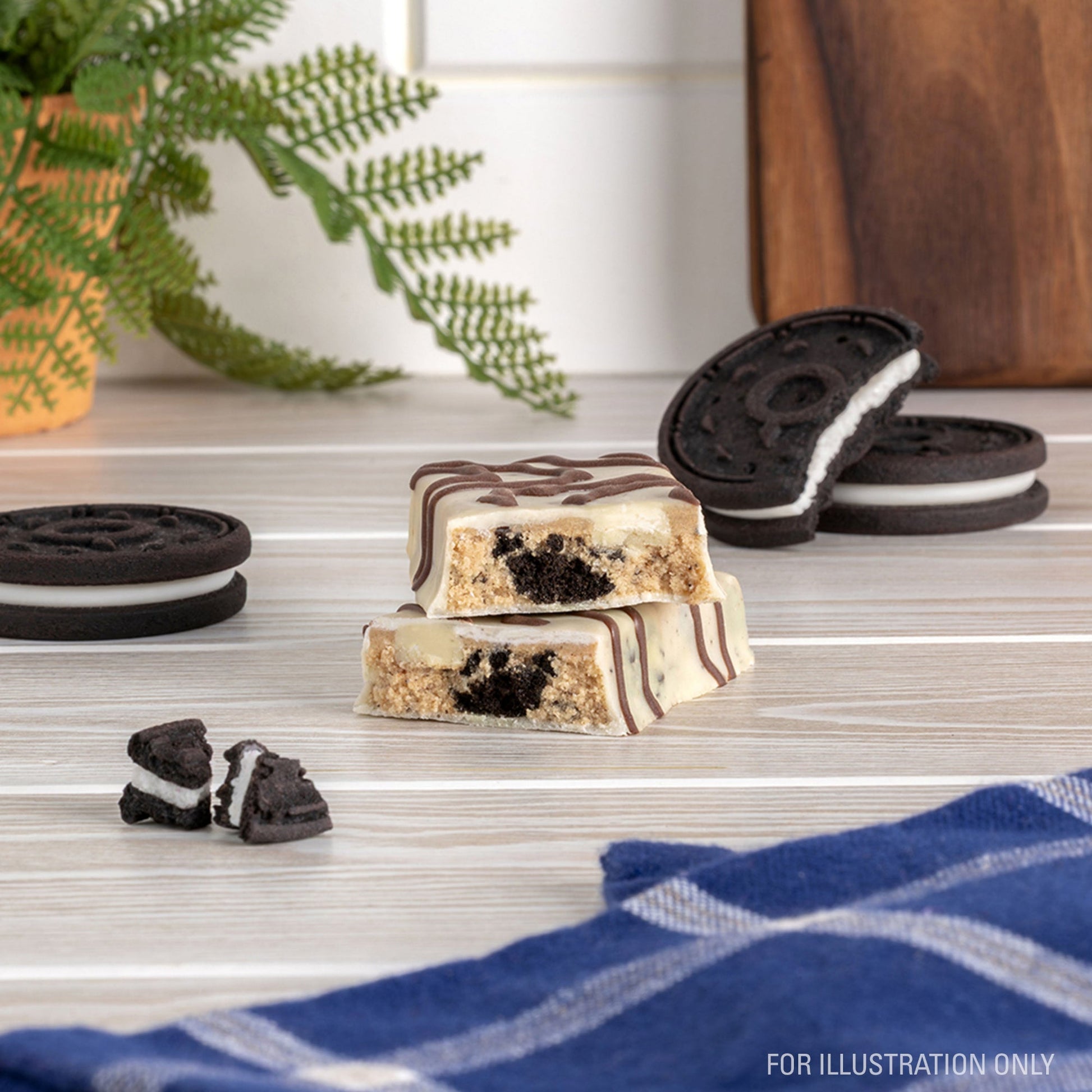 dipped-cookies-and-cream-protein-bars-n2 15807_QN_USA_ProteinBar_CAC_InterimAssetUpdate_Digital-Dipped-ProductCarouselSet_Tabletop1.jpg